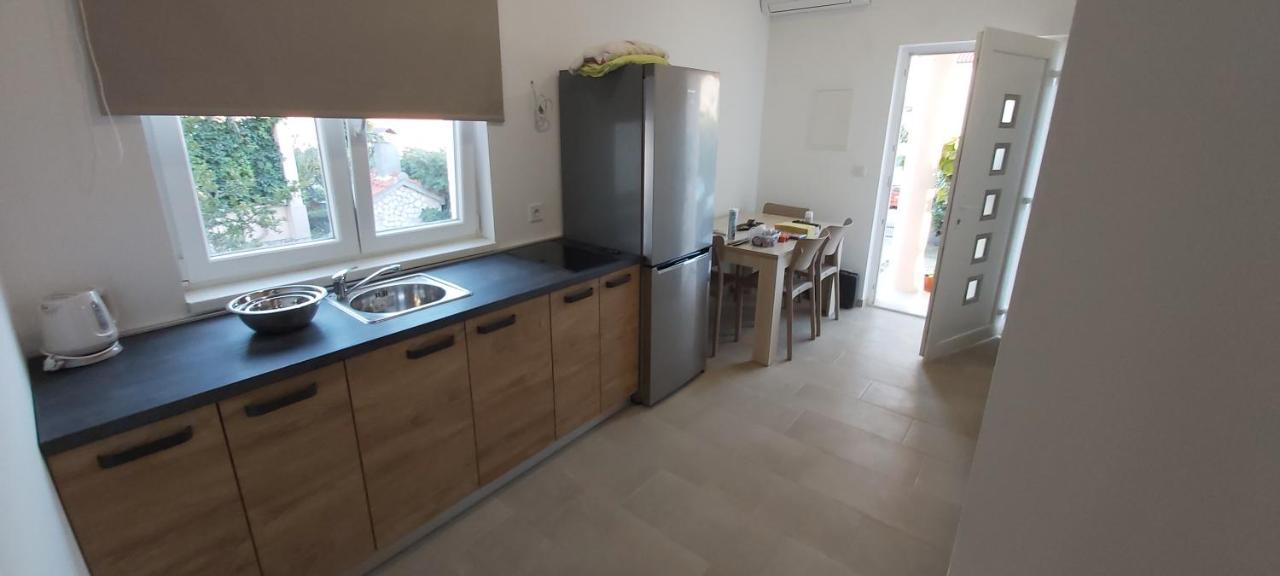 שיבניק Apartment Angela מראה חיצוני תמונה